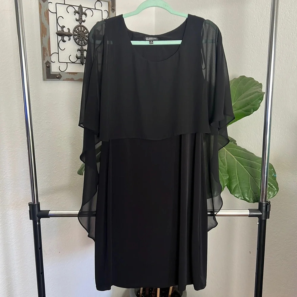 Glamour Women's Chiffon Capelet Dress.  Size 10